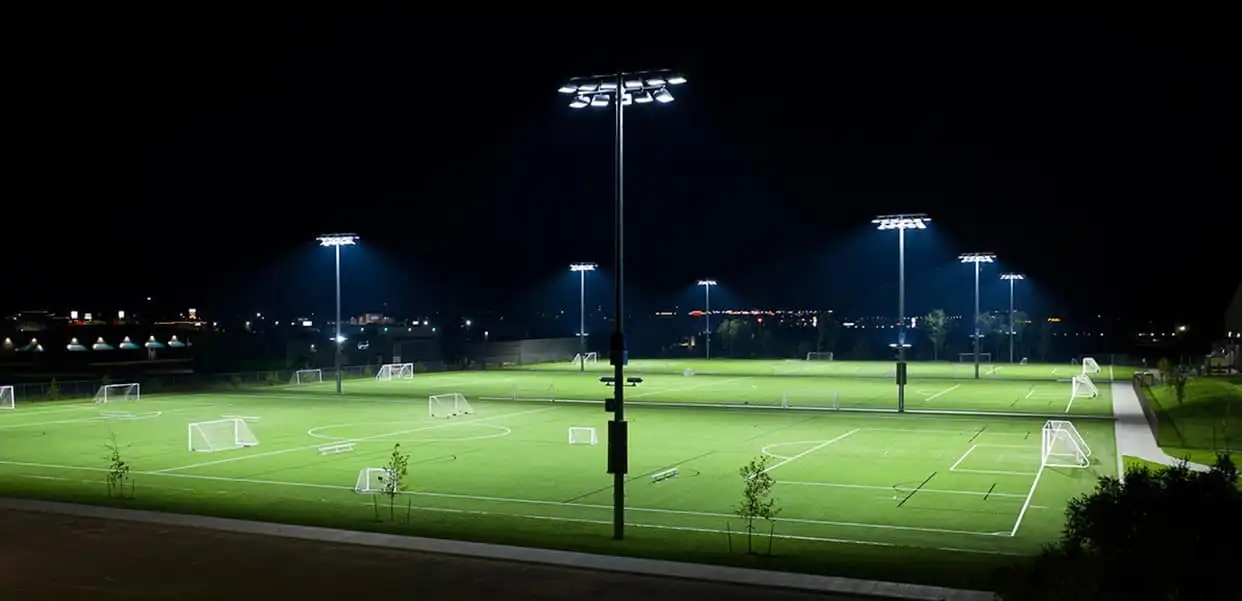 استفاده از برج روشنایی در استادیوم فوتبال