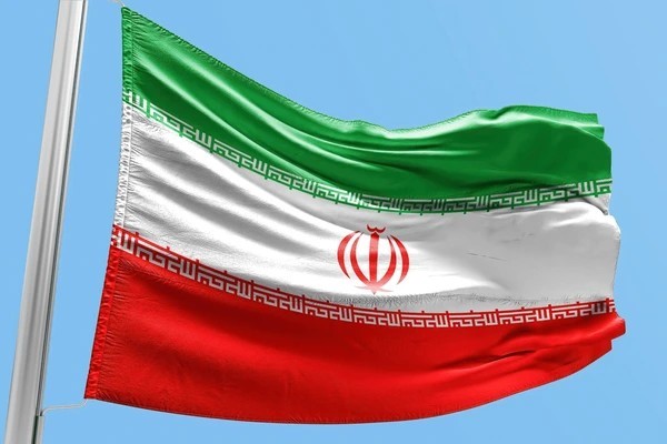 چرا مشاوره تخصصی قبل از خرید برج پرچم ضروری است؟ 5 انتخاب ارتفاع مناسب با توجه به موقعیت جغرافیایی