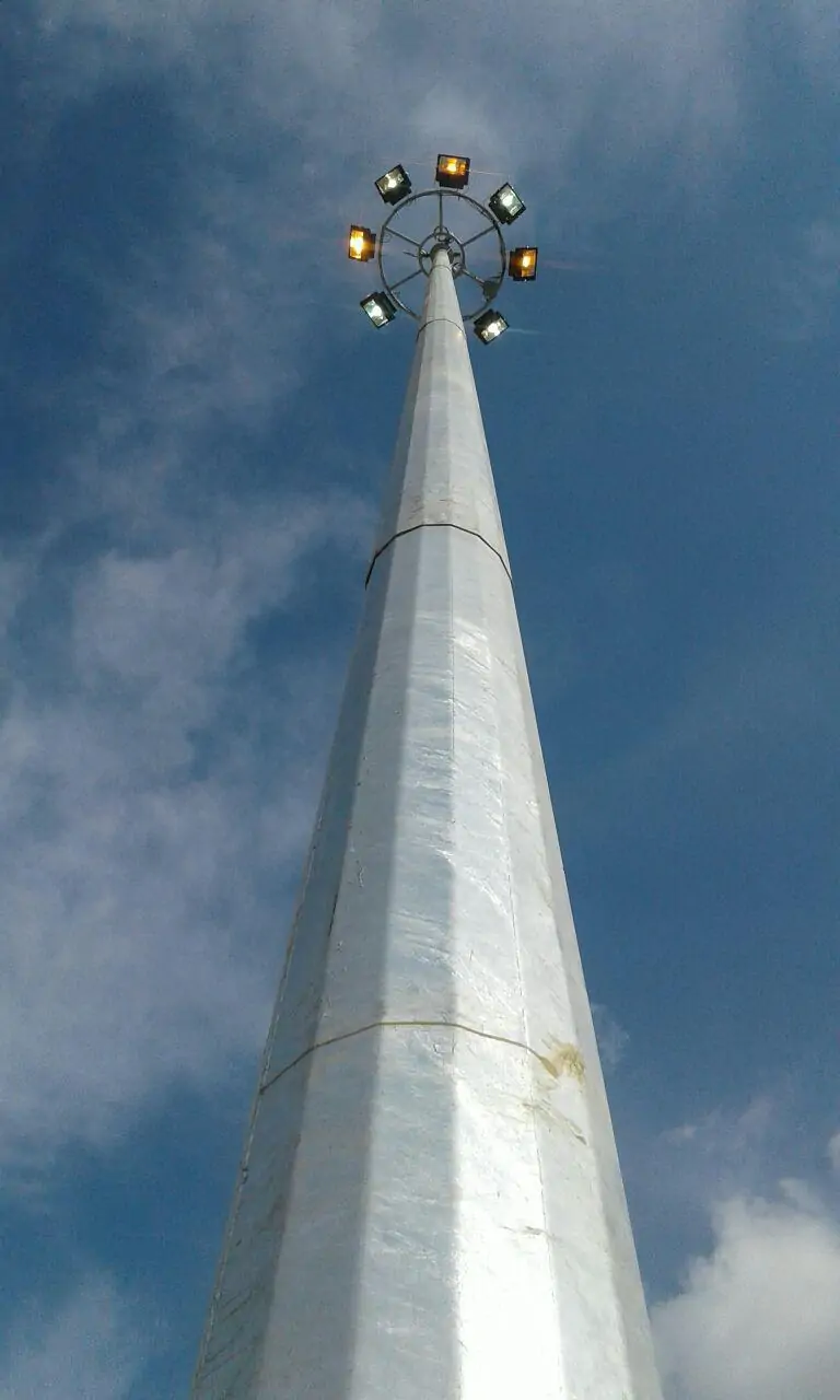 قیمت دکل روشنایی درب کارخانه 6 شرکت سازنده پایه برج نوری