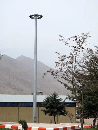 نورپردازی برج نوری در فضاهای تجاری: افزایش جلب مشتری و جذابیت 2 نورپردازی برج نوری در فضاهای تجاری: افزایش جلب مشتری و جذابیت